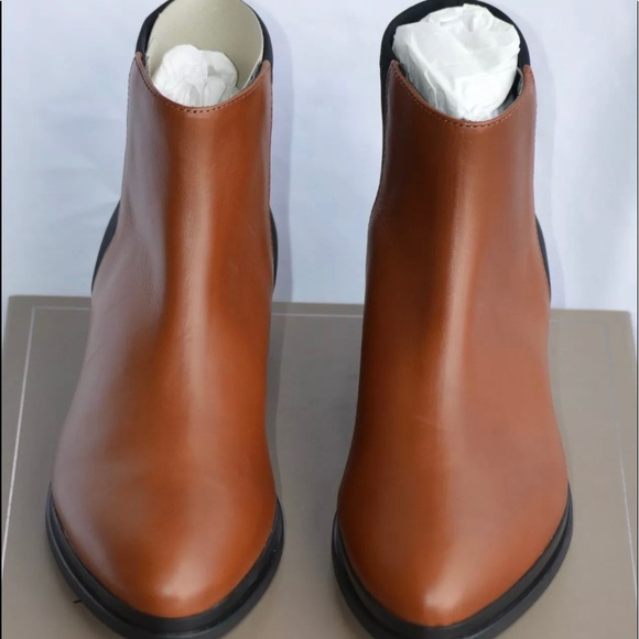 NWB BCBGMaxzria Slip-On Boot Leather 10M Ori$278 - Picture 1 of 6
